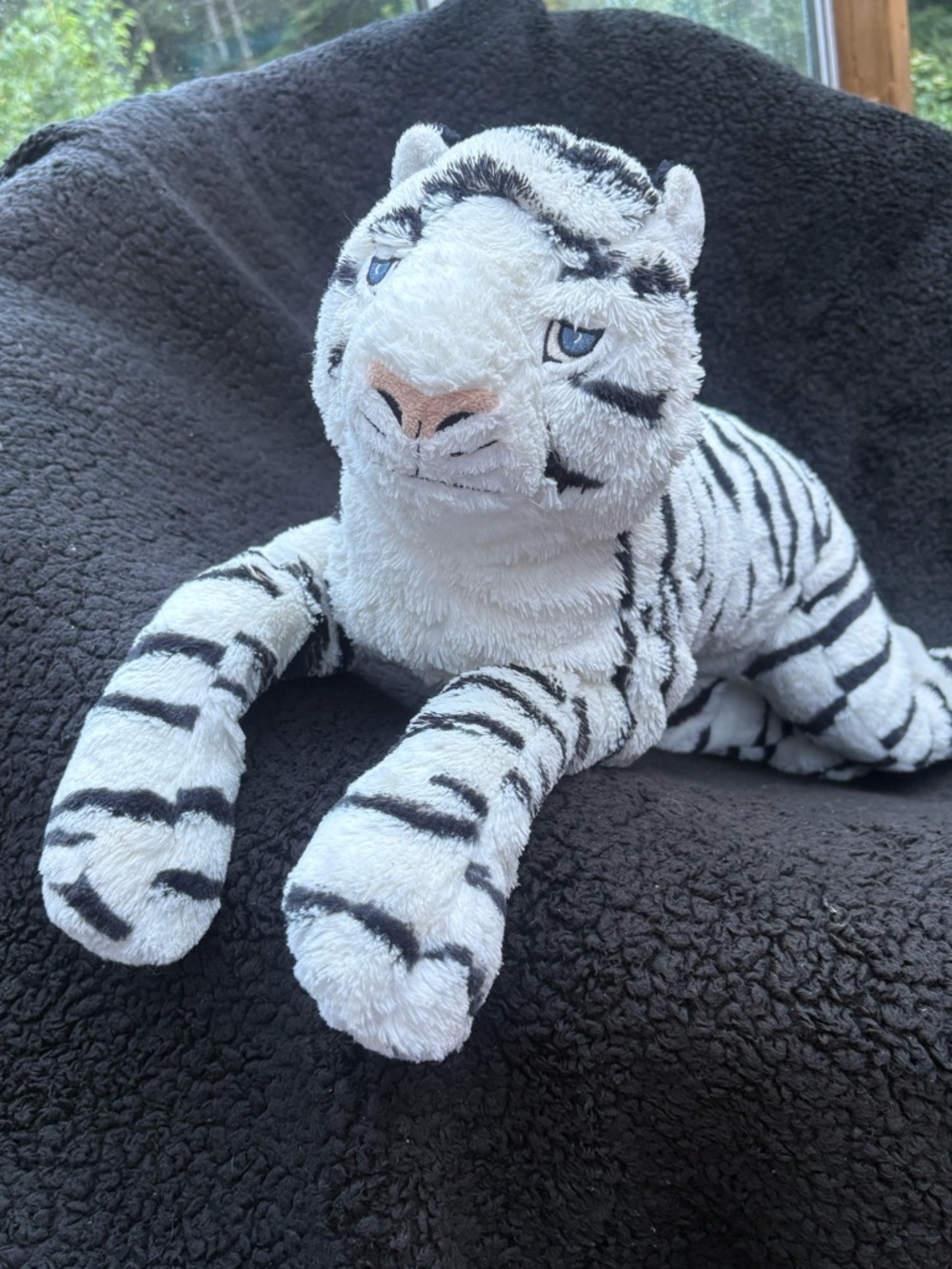 Discontinued IKEA Önskad White Tiger Plush 26" Blue Eyes Stuffed Animal